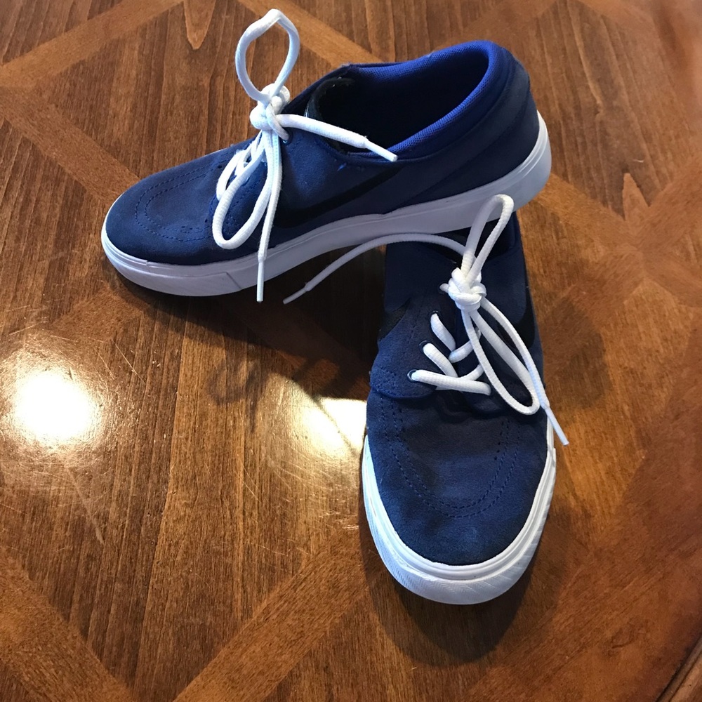 Boys blue Nike Shoes